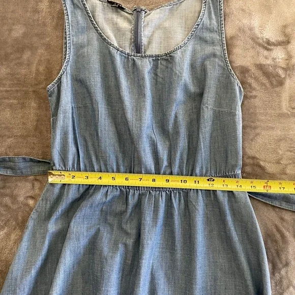 Talbots Denim Dress Women Size 4 Blue Sleeveless Chambray Tassel Belt Ruffle Hem - Picture 8 of 9